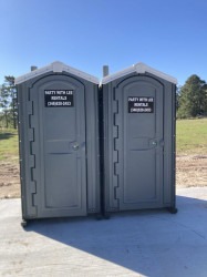 Messenger creation 24530CFB 4789 4759 A99C BF14D74F93E7 172948349 1 Porta potty